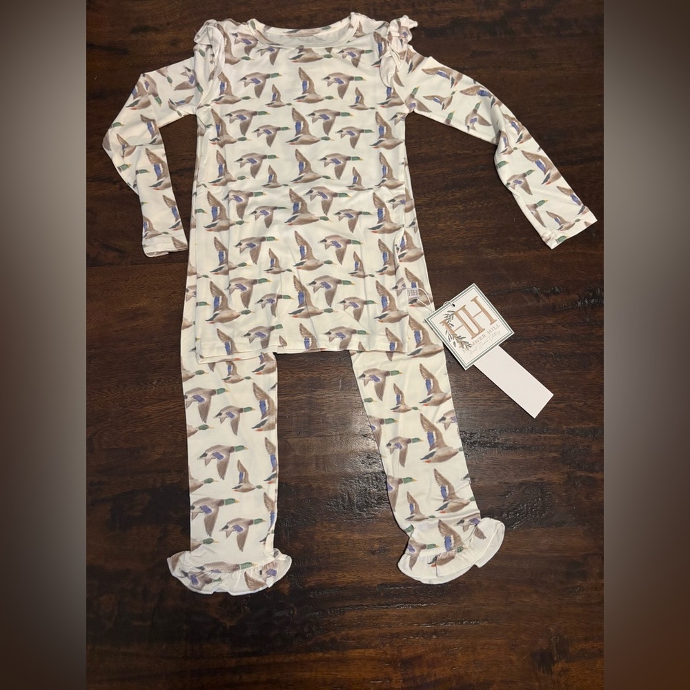 Hamner Hill Flyin’ South Lounge Set Size 5/6